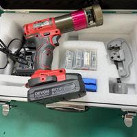 Machine à ébavurer les tubes portables BoHan avec garantie de 3 ans, largement utilisée pour la précision de soudage des tubes alimentaires et pharmaceutiques