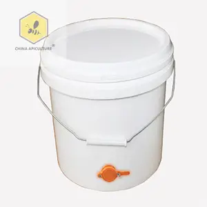 2023 economical plastic honey tank/bucket with honey gate for beekeeping