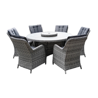 Table à manger en rotin d'extérieur 6 places avec plateau en verre céramique, design moderne, marque HOPING - Mobilier polyvalent pour parcs, villas, cours