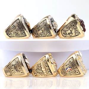 Colección de anillos de campeones de baloncesto de los Chicago Bulls (<span class=keywords><strong>6</strong></span> anillos/caja de exhibición de vidrio) - Product Image 4