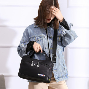 Sac à bandoulière transfrontalier grande capacité style coréen pour femme, nouveau sac fourre-tout léger décontracté en tissu Oxford pour trajets quotidiens - Product Image 1
