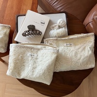 Pochette de rangement simple pour maquillage et soins de la peau en gaze brodée de dentelle française avec fermeture éclair pour femme