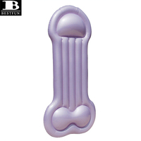 Matelas flottant gonflable de luxe violet métallisé en forme originale pour fête prénuptiale estivale