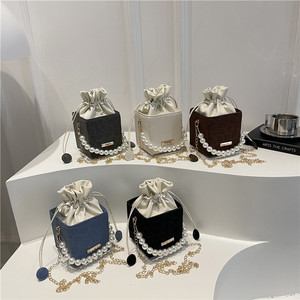 New Style Distinctive Casual Fashionable Simple Shoulder <strong>Small</strong> Square <strong>Bucket</strong> <strong>Bag</strong> Fashionable Pearl Chain Crossbody <strong>Women's</strong> <strong>Bag</strong> - Product Image 1