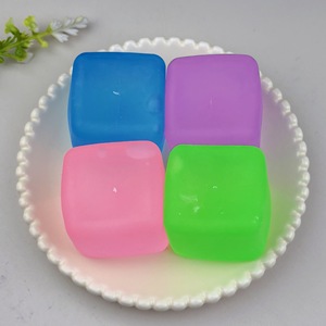 Squishy Ice Cube 6cm Squishy Stress Ball Fidget Toy Sensory Squishy Toy Jumbo Squishies Stress Cube Forme carrée avec rembourrage - Product Image 3