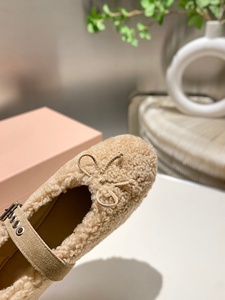 Chaussures plates confortables et légères en similicuir de haute qualité, style classique décontracté, avec boucles réglables, type ballerines. - Product Image 4