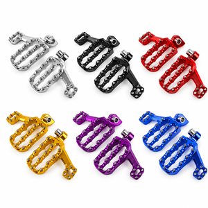 Poggiapiedi Pedane Universali in Alluminio CNC per Moto da Fuoristrada YZ85 <span class=keywords><strong>125</strong></span> 250 YZF 250 450 <span class=keywords><strong>WR</strong></span> 250F per YAMAHA - Product Image 1