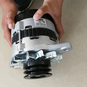 Alternateur de haute qualité 600-825-7212 12V140E-3 pour moteur 6D140, pièces de moteur d'excavatrice modèle SAA6D140E-5 avec garantie de 3 ans - Product Image 3