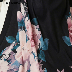 Robe longue kimono de luxe modeste pour femme en mousseline noire, style abaya à devant ouvert, imprimé floral pivoine, bordure et passepoil blancs, manches cloche - Product Image 5