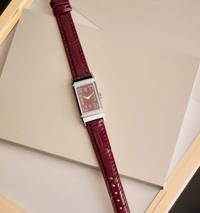 Montre de créateur de style professionnel de luxe et exquis montre incrustée de moissanite au design Reverso personnalisé vente en gros - Product Image 2