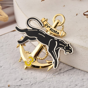 Épinglette décorative en métal émaillé 3D recyclé sur mesure par le fabricant, badge doré, panthère noire, ancre, épinglette de revers pour veste - Product Image 1