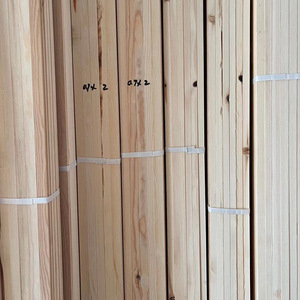 Panel Trasero de Madera Maciza Tipo R con Superficie de Relieve Ranurado y Encastrado para Uso en Patios Exteriores - Product Image 1