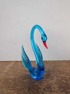 Figurine de cygne en verre soufflé de Murano bleu, artisanale, forme irrégulière, vase de table contemporain, décoration de salon, cadeau d'anniversaire - Product Image 3