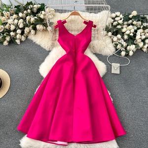 Robe de soirée midi de luxe personnalisée pour femme, style halter, idéale pour banquets et événements mondains - Product Image 2