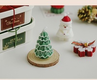 Handgemachtes Weihnachts-Aromatherapie-Duftkerzen-Set in Alien-Form aus Sojawachs-Mischung mit Waldmoos- und Salbei-Düften - Praktisch