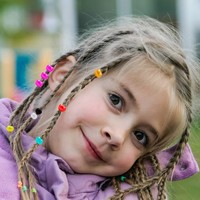 365 pièces bricolage perruque Dreadlock ensemble d'accessoires perle à facettes colorées petites perles en plastique enfilées outil de cheveux en boîte outils d'extension de cheveux