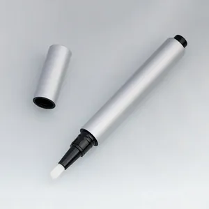 5 pièces 3ml conteneur d'huile de cuticule avec brosse baume à lèvres Tube vide torsion stylos <span class=keywords><strong>ongles</strong></span> nutritif huile Tube cosmétique conteneur stylo - Product Image 1