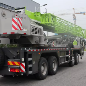 Grue sur camion compacte ZOOMLION ZTC350H562-1, capacité 35T, flèche 44m pour la construction urbaine - Product Image 1