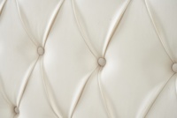 Fabrikpreis Schlafzimmer-Möbelset Luxuriöses Design Knopfgeheftetes Kingsize-Bett aus weißem Leder mit Gaslift-Stauraum für das Schlafzimmer
