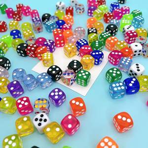 Fabricants Vente en gros Produit populaire Accessoires de dés en résine couleur bonbon Jeu de dés couleur Jouets Porte-clés Pendentif Ornement - Product Image 1