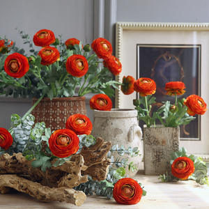 Hoogwaardige kunstzijde Ranunculus bloemen, 2-koppig, groothandel wit roze voor Pasen, Kerstmis, huis & bruiloftdecoratie - Product Image 3