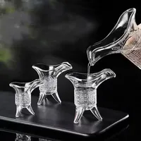 Petit verre à vin en verre créatif chinois, style Coupe de l'Empereur, à trois pieds, en forme de trépied et triangulaire