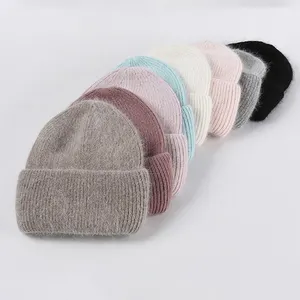 Bonnet en dôme d'hiver en fourrure de lapin coloré en vrac personnalisé en usine bonnet personnalisé étiquette privée bonnet rond coupe sèche