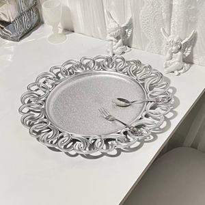 <span class=keywords><strong>Assiette</strong></span> décorative en plastique ajourée de luxe léger, avec procédé de peinture par pulvérisation, pour le commerce extérieur, mariages, hôtels et fêtes - Product Image 3