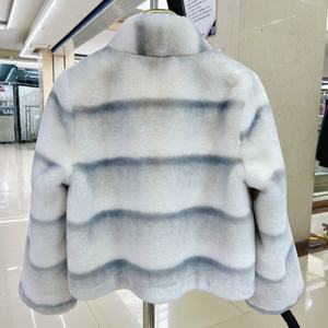 <span class=keywords><strong>Abrigo</strong></span> <span class=keywords><strong>de</strong></span> <span class=keywords><strong>Piel</strong></span> Sintética con Estampado <span class=keywords><strong>de</strong></span> Totoro, Invierno 2025, <span class=keywords><strong>Abrigo</strong></span> <span class=keywords><strong>de</strong></span> <span class=keywords><strong>Piel</strong></span> Sintética <span class=keywords><strong>de</strong></span> Conejo y <span class=keywords><strong>Nutria</strong></span>, <span class=keywords><strong>Abrigo</strong></span> <span class=keywords><strong>de</strong></span> <span class=keywords><strong>Piel</strong></span> Grueso y Versátil para Mujer, Corto - Product Image 4