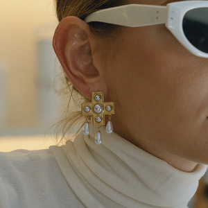 Cross-Shaped <b>Titanium</b> Steel Imitation Pearl <b>Stud</b> Earrings Stainless Steel Bezel Setting Everyday Wear Jewelry - Product Image 3