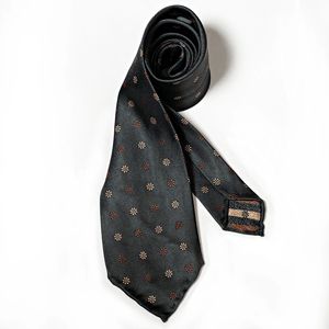 2024 nuevo diseño <span class=keywords><strong>Beige</strong></span> puntos florales todo enrollado a mano medio forro <span class=keywords><strong>para</strong></span> hombre corbatas <span class=keywords><strong>corbata</strong></span> personalizada 100% corbatas de seda - Product Image 3