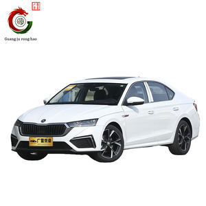 China Coche usado <span class=keywords><strong>Skoda</strong></span> <span class=keywords><strong>Octavia</strong></span> Sedan 1.4TSI Motor Práctico Liftback Diseño Calidad Europea <span class=keywords><strong>Precio</strong></span> asequible - Product Image 1