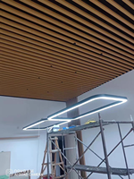 Lustre suspendu circulaire incurvé personnalisé à LED, lumière suspendue, soudage de flexion, alliage d'aluminium pour bureaux, gymnases, magasins, halls