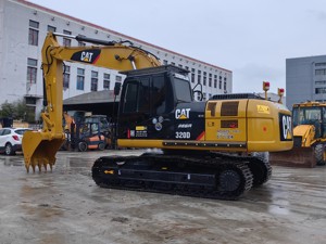 รถขุดไฮดรอลิกแบบตีนตะขาบ CAT 320D มือสอง พร้อมใช้งาน ชั่วโมงการทำงานต่ำ สีเดิม อะไหล่แท้ พร้อมบุ้งกี๋ขุด - Product Image 4