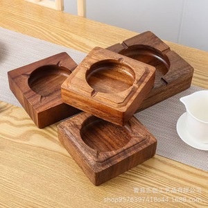 Cendrier carré en bois de noyer 11x11x4.5cm, style chinois traditionnel, pour usage sur bureau - Product Image 1