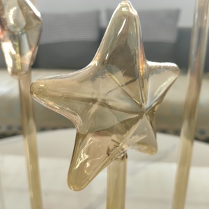 Set di 3 Stelle di Natale in Vetro Soffiato Dorate con LED Lampeggianti su Supporti per Decorazione Domestica Popolare - Product Image 6