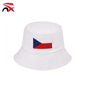 Collar y Llavero de la Copa Mundial de Fútbol 2026 de la República Checa con Bandera Ondulante, Accesorios para Fanáticos del Fútbol - Product Image 4