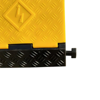 Couvercle de protection de câble en caoutchouc et plastique à 4 canaux en PVC robuste pour chemin de câbles