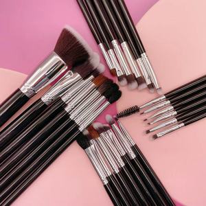 Ensemble de 26 pinceaux de maquillage en poils synthétiques vegan noirs, manche en bois, pinceaux plats, éventail, estompeurs, pour le visage - Product Image 4