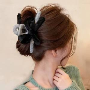 Pinza para el pelo con lazo de 13 cm, de plástico y tela, elegante, grande, de lana, tipo pinza de tiburón para mujer - Product Image 1