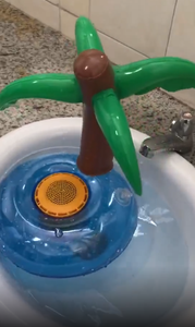 Altavoz Bluetooth Flotante para Piscina con Diseño de Palmera, Altavoz Inalámbrico Impermeable de 3W, Económico para Piscina - Product Image 3