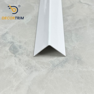 <span class=keywords><strong>Protection</strong></span> d'<span class=keywords><strong>angle</strong></span> en <span class=keywords><strong>métal</strong></span> de haute qualité DECORTRIM pour la <span class=keywords><strong>protection</strong></span> des angles des systèmes en aluminium dans le domaine de la construction - Product Image 4