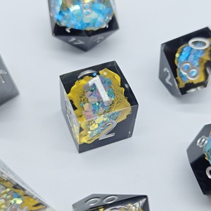Set di Dadi in Resina Dorata a Profilo Multiangolare per 3 Giocatori, 1 Pezzo, in Busta OPP, per Giochi di Ruolo da Tavolo Cthulhu Mythos - Product Image 3