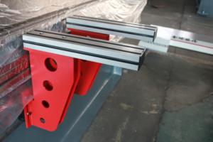 Prensa Plegadora CNC Electrohidráulica Sincrónica <span class=keywords><strong>KINGBALL</strong></span> KCN-16032 con Controlador CT8 de 3+1 Ejes - Product Image 5