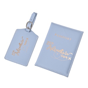 Juego <span class=keywords><strong>de</strong></span> Etiquetas <span class=keywords><strong>de</strong></span> Equipaje y Funda para Pasaporte <span class=keywords><strong>de</strong></span> Cuero PU Romántico para <span class=keywords><strong>Viajes</strong></span>, Juego <span class=keywords><strong>de</strong></span> Etiquetas <span class=keywords><strong>de</strong></span> Maleta <span class=keywords><strong>de</strong></span> Cuero Estampado Dorado para <span class=keywords><strong>Viajes</strong></span>, Regalos Promocionales <span class=keywords><strong>de</strong></span> Boda - Product Image 2