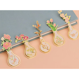Marque-page Signets initiaux personnalisés Signet multifonctionnel Cadeau significatif pour les enseignants Clips de fleurs Cadeaux - Product Image 1