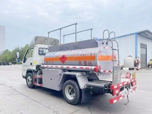 Camions-citernes à carburant neufs de 5000 litres, camions-citernes à huile diesel de 5 m3, camions-citernes de ravitaillement en carburant, fournis par l'usine aux Émirats arabes unis - Product Image 4