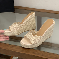 Sandales d'été compensées à plateforme pour femmes, à bout ouvert, style soirée, avec semelle épaisse et motif tressé, talons hauts, type claquettes