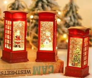 Décorations de Noël Cabine téléphonique émettant de la lumière rouge, Décorations de table, Poupées pour personnes âgées, Neige - Product Image 1