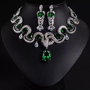 Set di Gioielli Medusa <span class=keywords><strong>Serpente</strong></span> a Due Teste, Collana, Orecchini, Bracciale e <span class=keywords><strong>Anello</strong></span> con Rubino Rosso Sangue di Piccione in Stile Gotico per Donne - Product Image 3